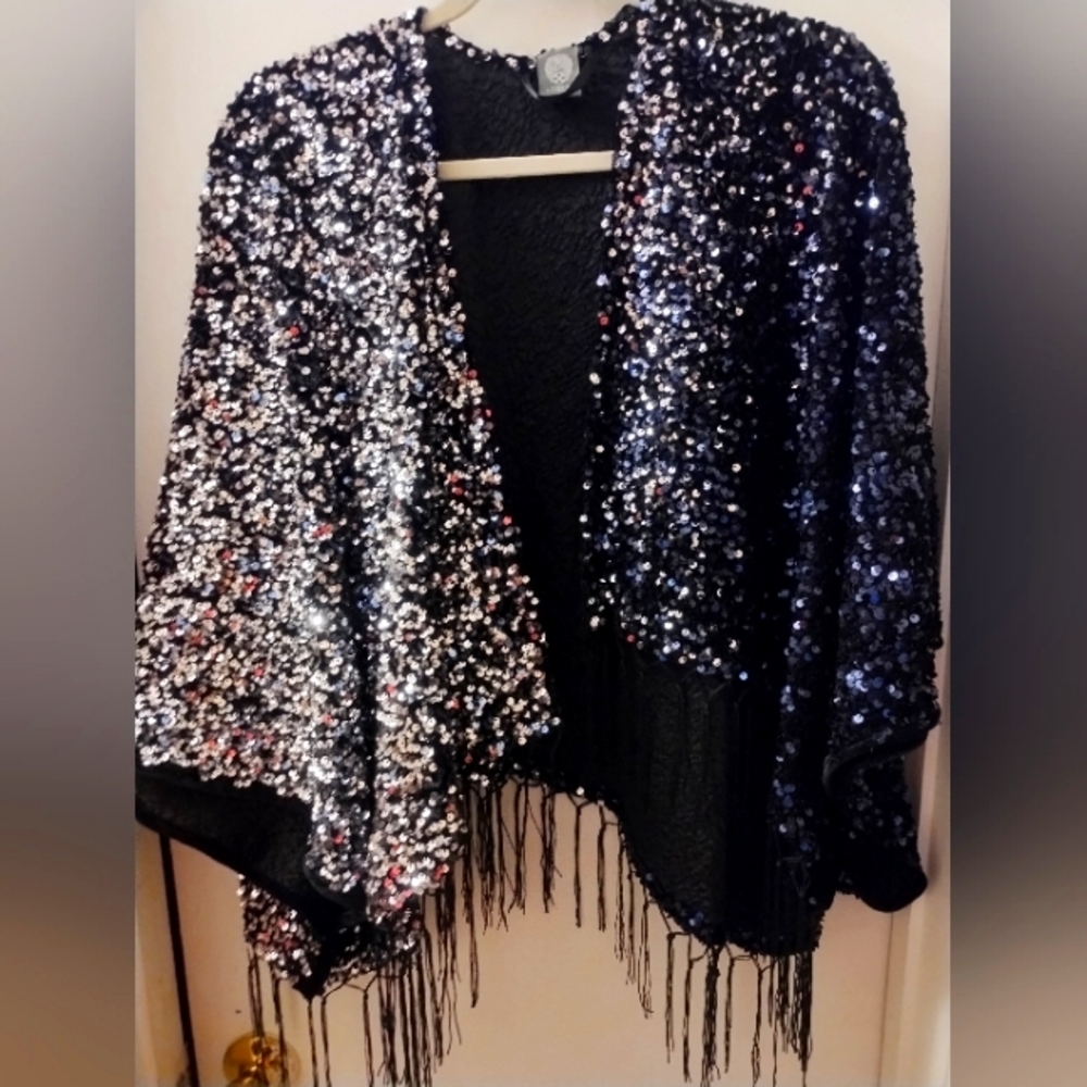 👑Vince Camuto One Size Multicolor Fringed Cape👑